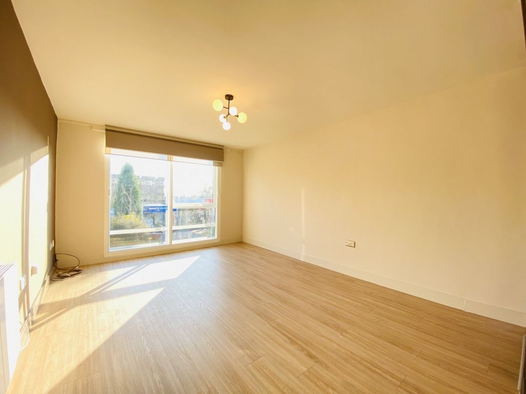 Property photo 2 of 9 Lounge
