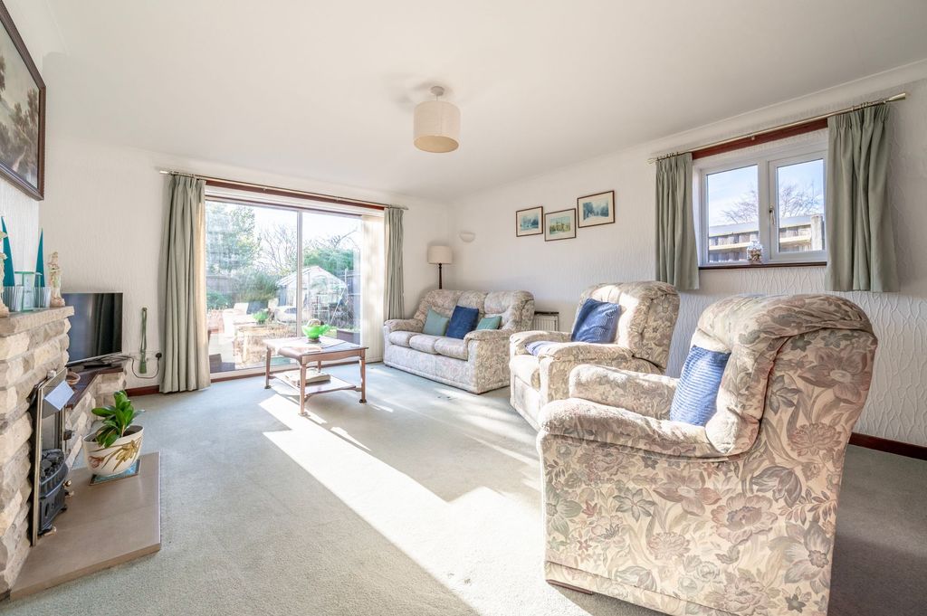 Property photo 3 of 17