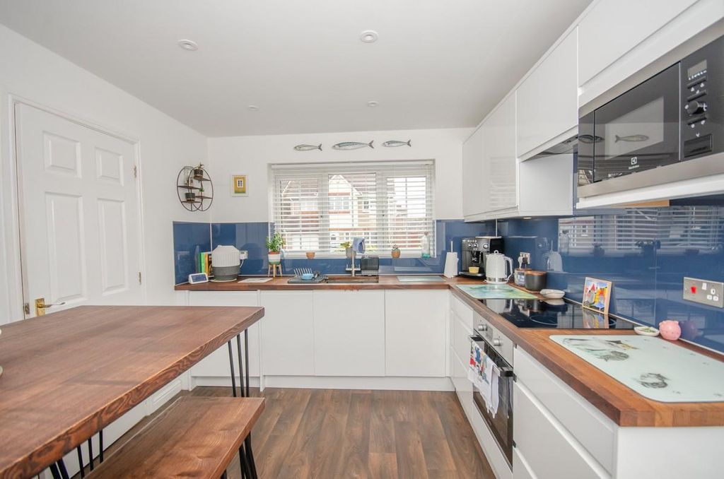 Property photo 3 of 25 Kitchen Main.Jpg