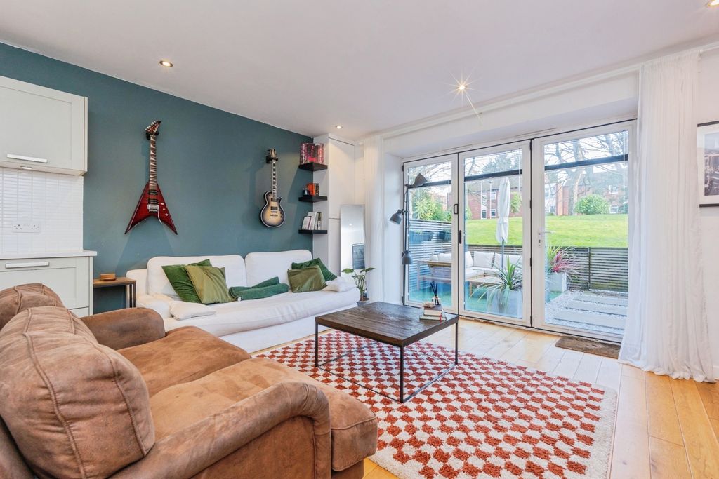 Property photo 3 of 18 Pbox-Img.Jpg