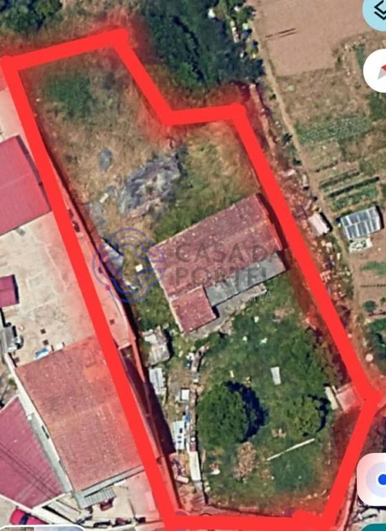 Property photo 1 of 14 Ruined T2 House In Fânzeres | 978 m² Plot | Well