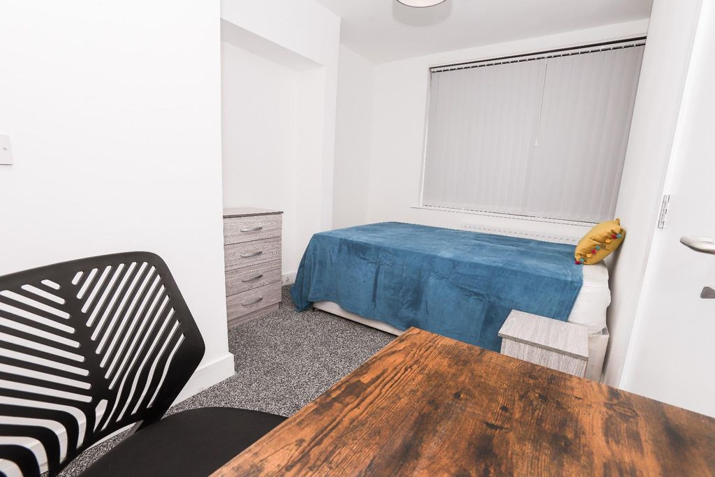 Property photo 2 of 16 Leven St (2).Jpg