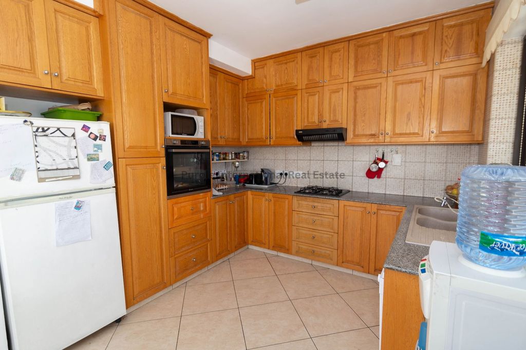 Property photo 3 of 47