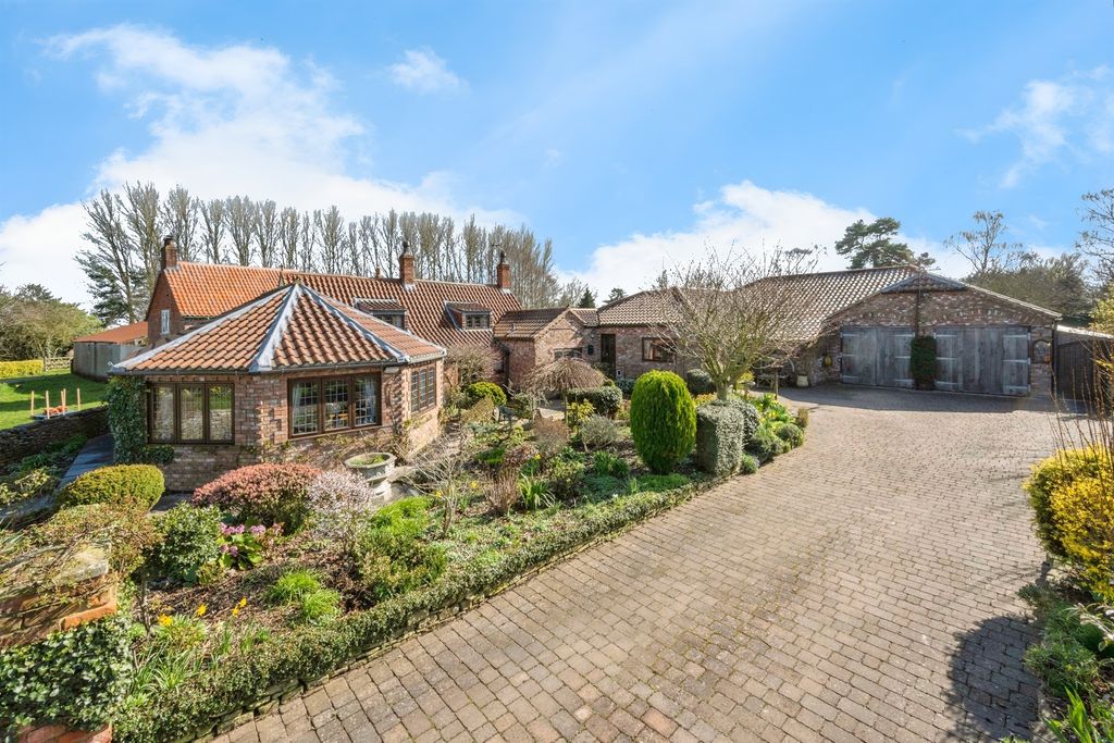 Property photo 1 of 19