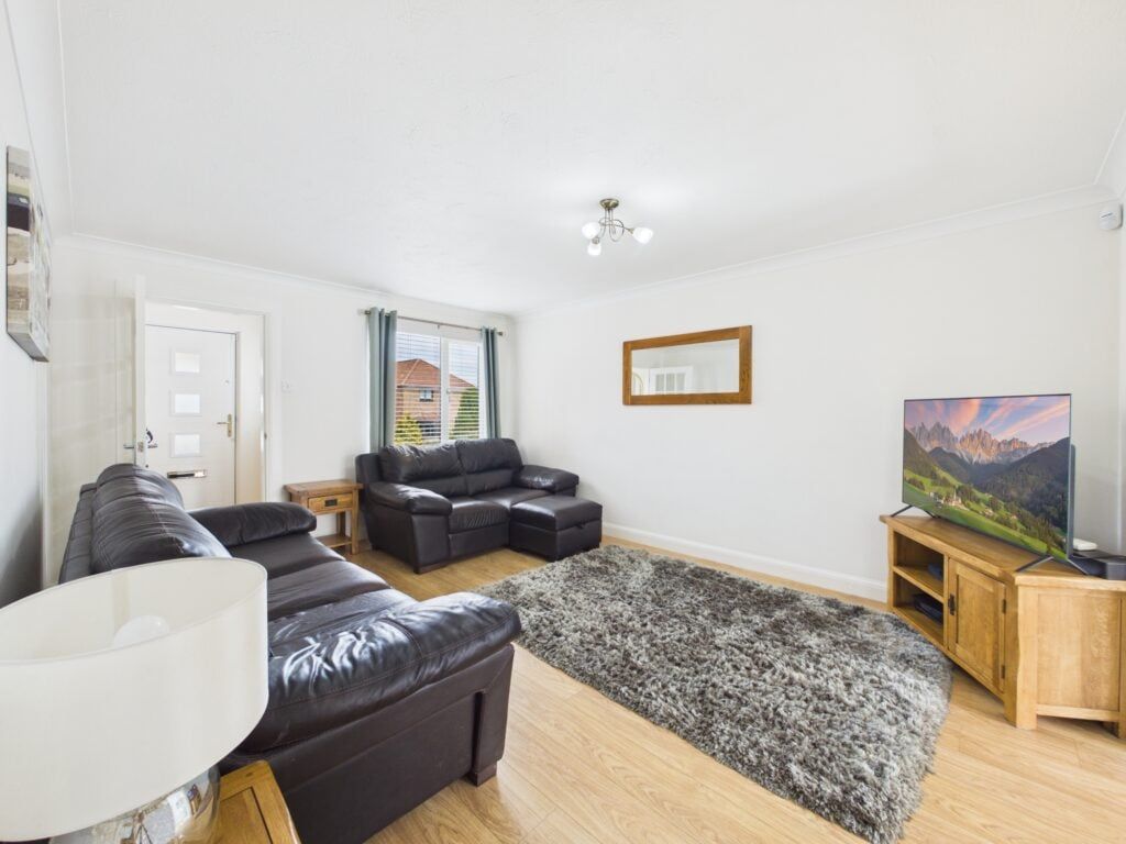 Property photo 2 of 20