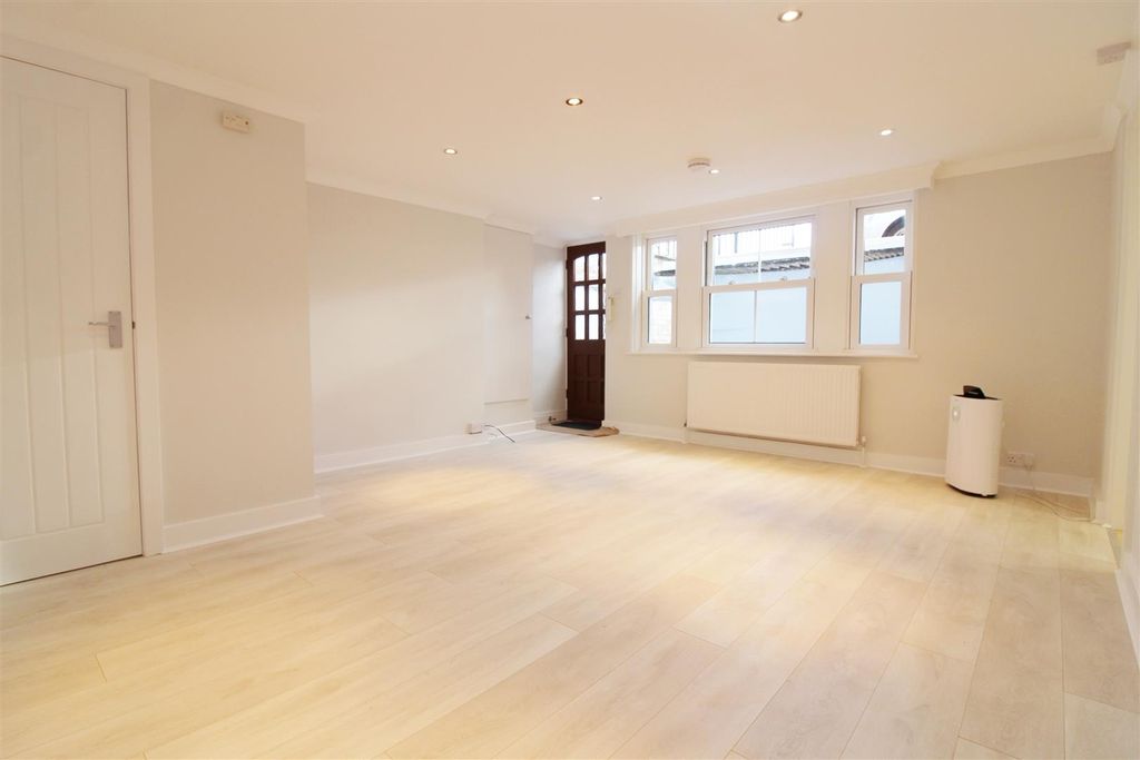 Property photo 3 of 9 Living Room