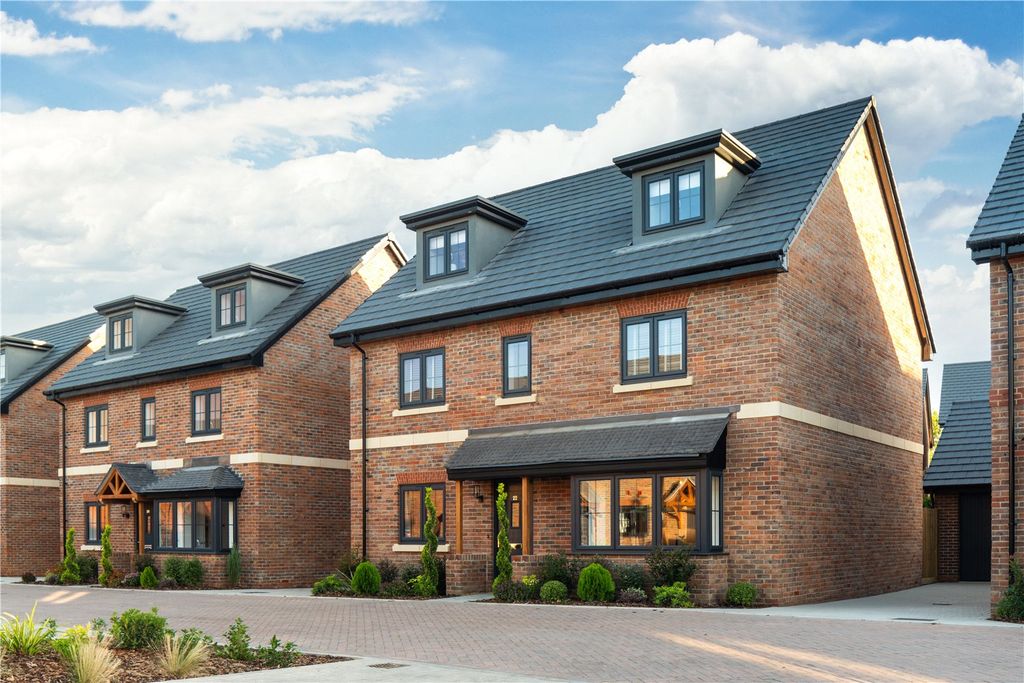 Property photo 1 of 12 External