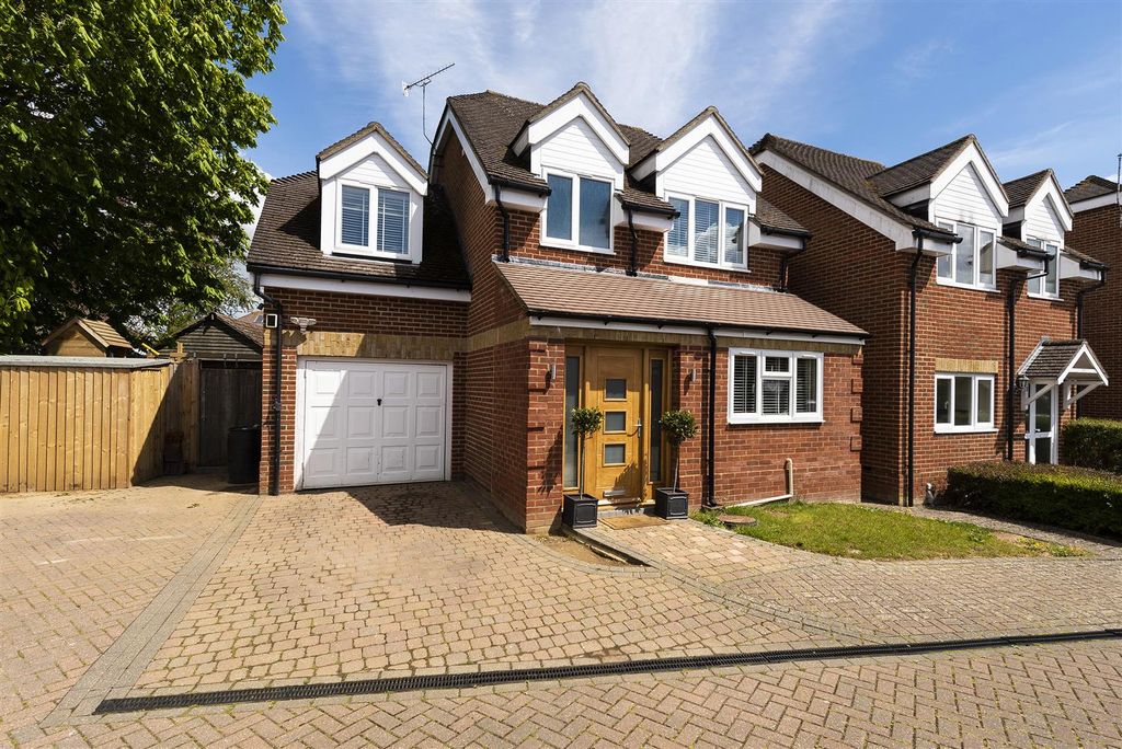 Property photo 1 of 15 4 Gilwell Close, Tn10 4En 002.Jpg