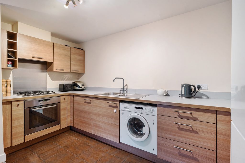 Property photo 3 of 12