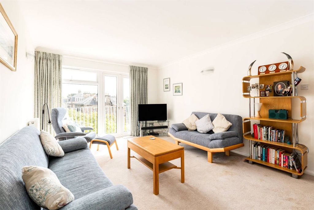 Property photo 2 of 20 Picture No. 28