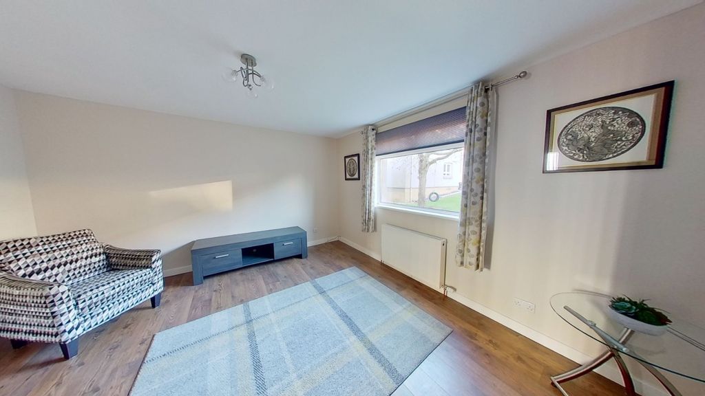 Property photo 3 of 8 Photo 3