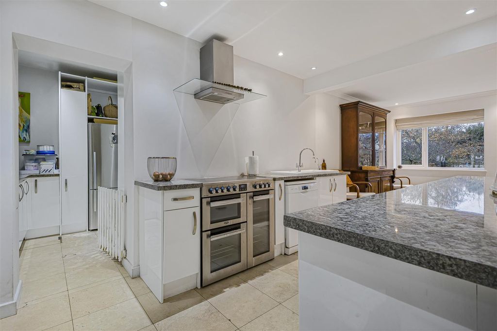 Property photo 3 of 28 Kitchen