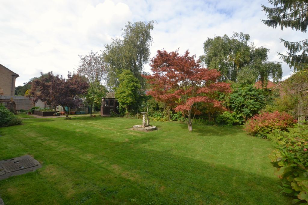 Property photo 2 of 33