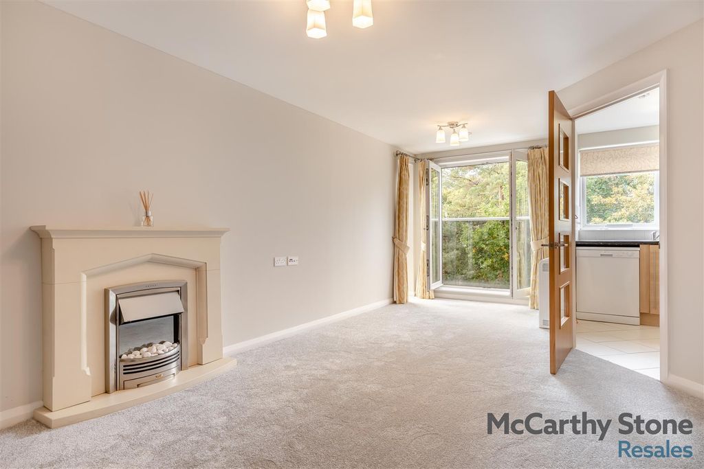 Property photo 2 of 17 8663506-Interior14.Jpg