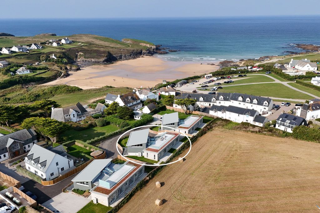 Property photo 2 of 28 67Fcfc5Bd2d26_Dji_Tresco_1_White Circle_Low Res