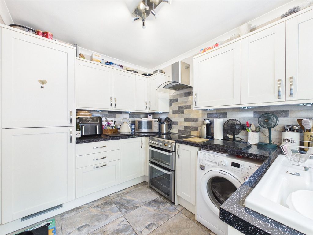 Property photo 2 of 17 Picture No. 05