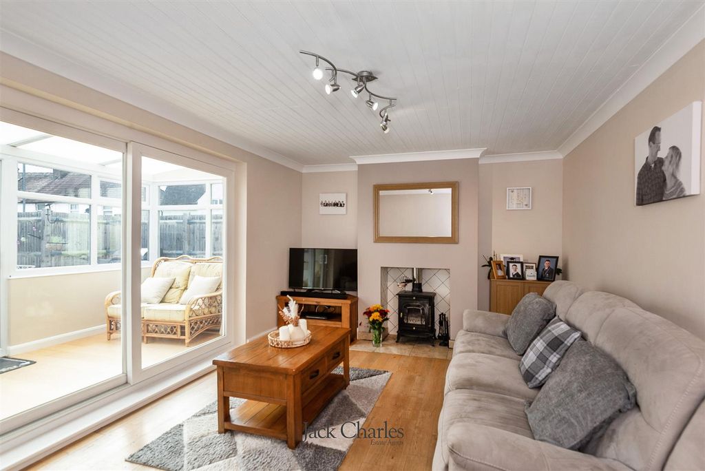 Property photo 3 of 16 23 Barden Park Rd, Tn9 1Xd 005.Jpg