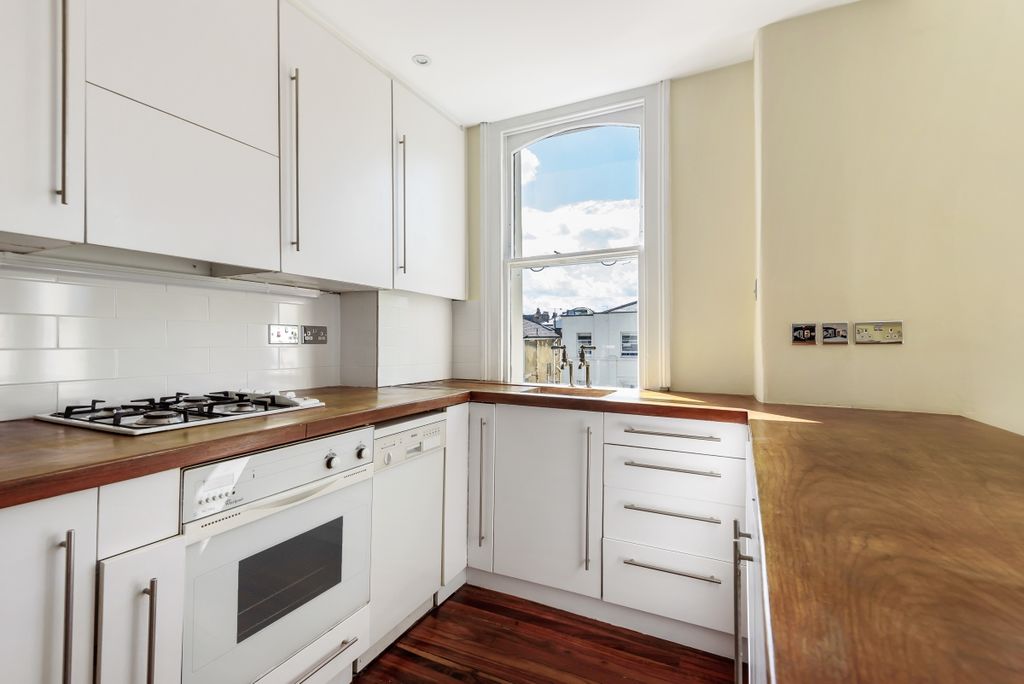 Property photo 2 of 5 869112 (5)