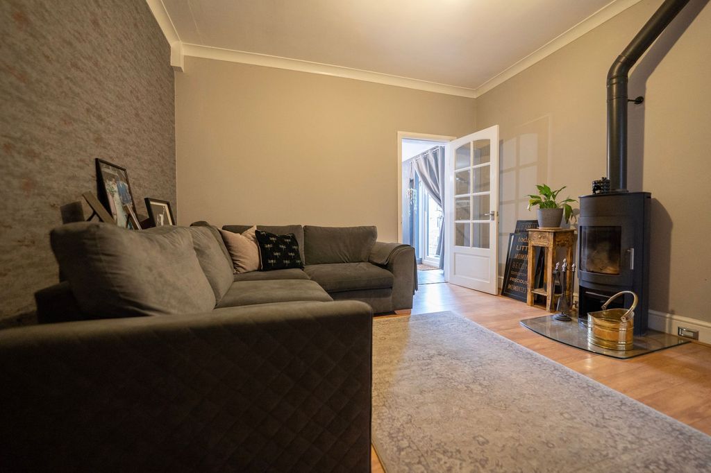 Property photo 3 of 18