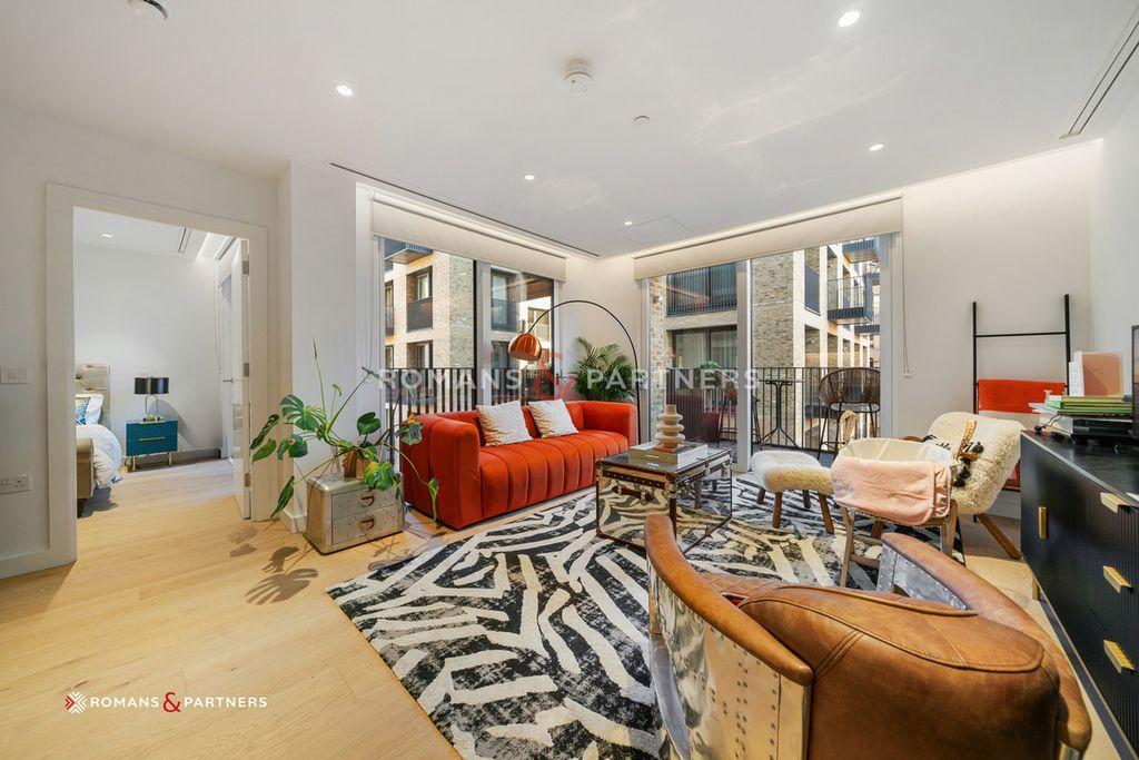 Property photo 2 of 27