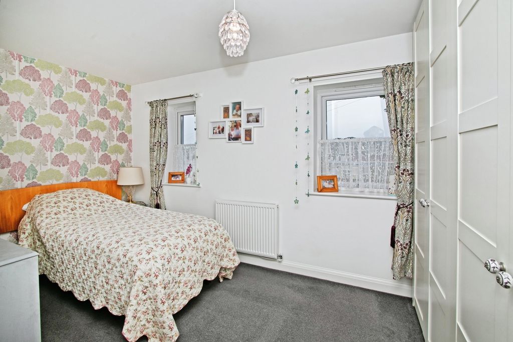 Property photo 2 of 17 Photo