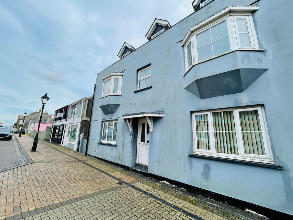 Property photo 1 of 6