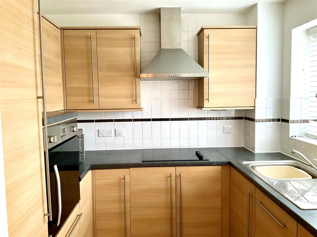 Property photo 3 of 14 Kitchen.Jpg