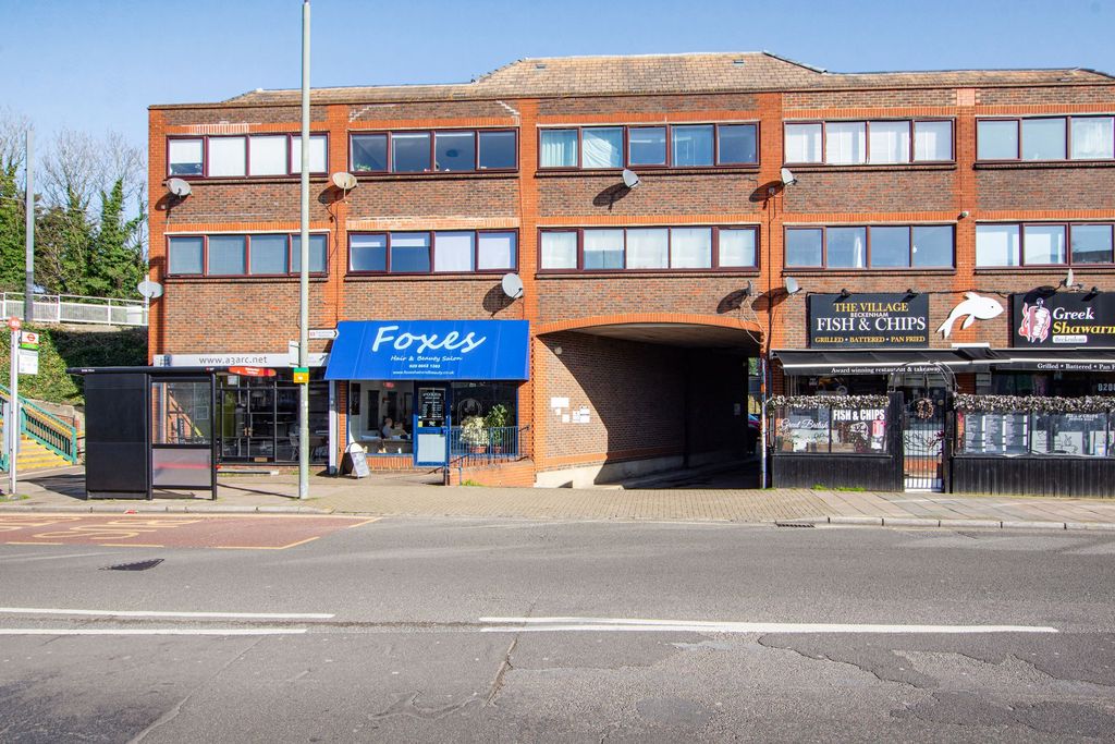 Property photo 2 of 8