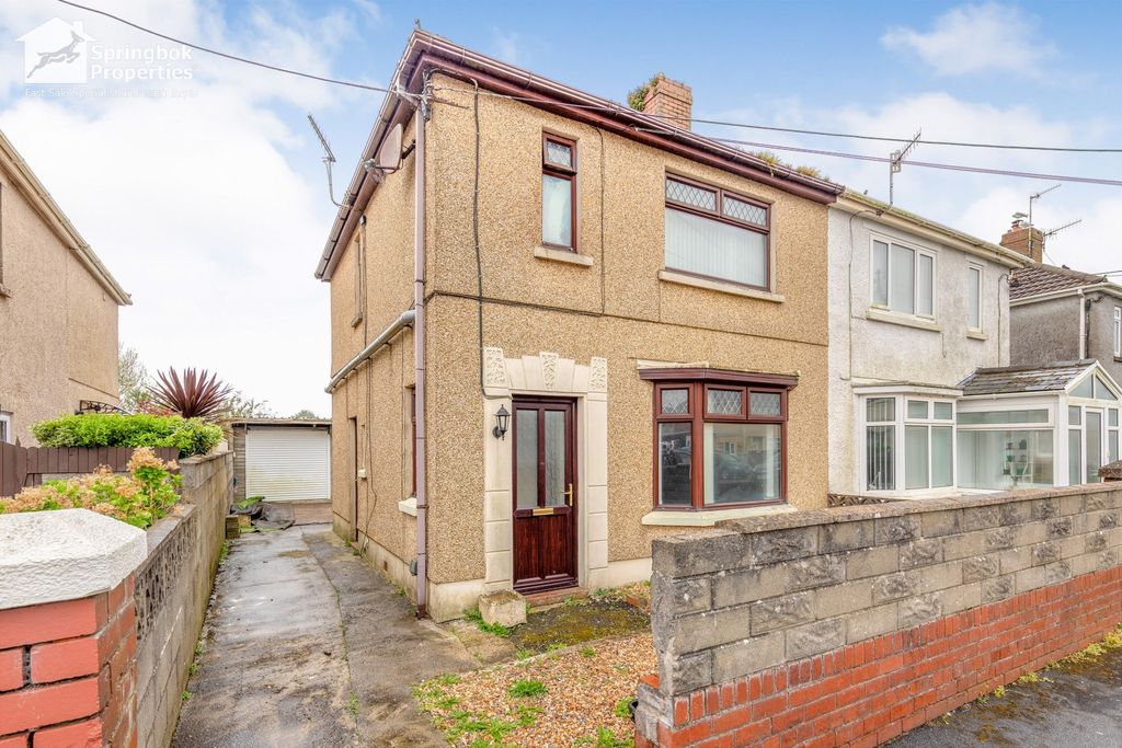 Property photo 1 of 18 Front View