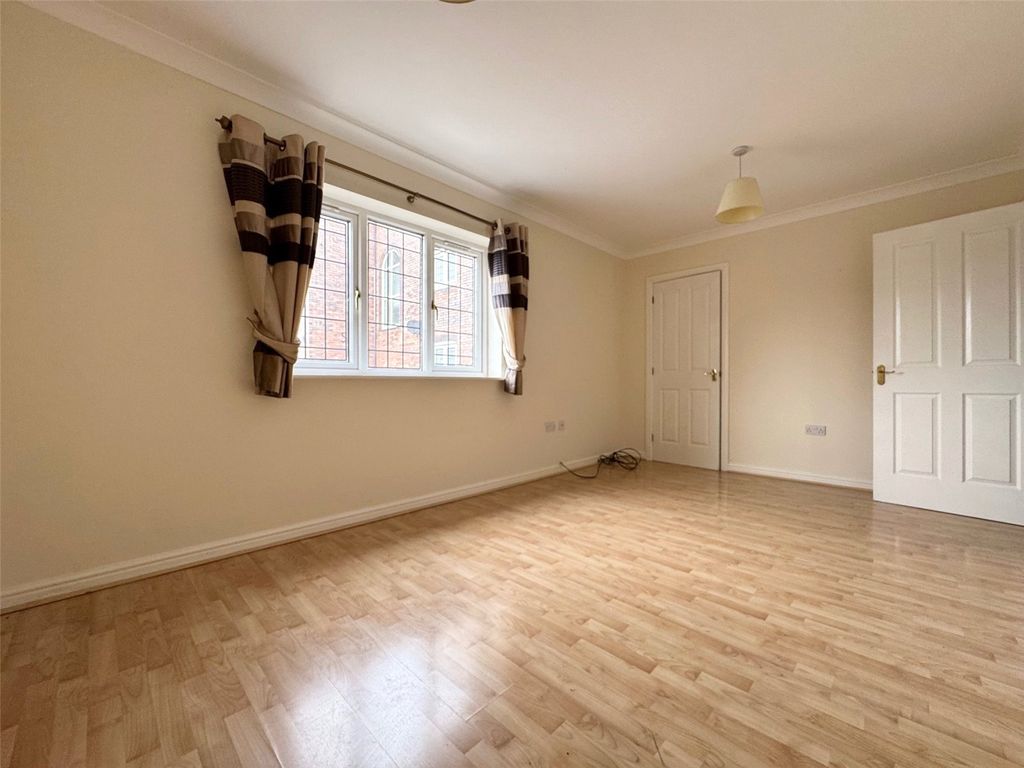 Property photo 3 of 10 Living Dining Room