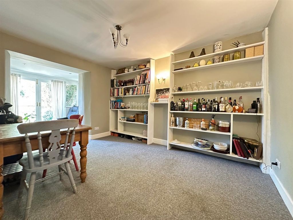 Property photo 3 of 20 Snug 2.Jpg