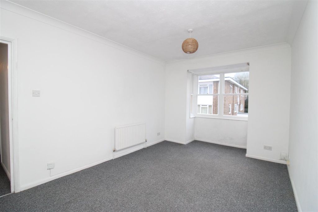 Property photo 3 of 8 Living Room