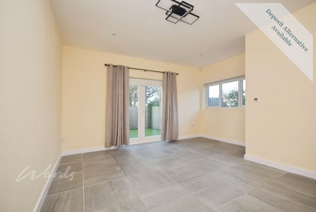 Property photo 3 of 15 Lounge