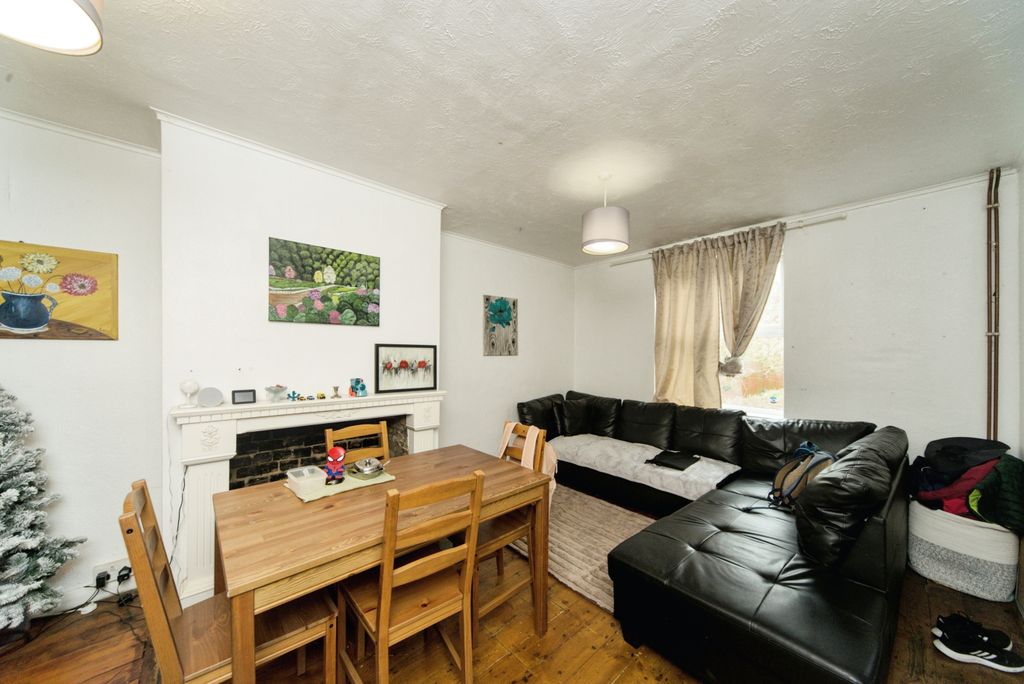 Property photo 2 of 17 Photography