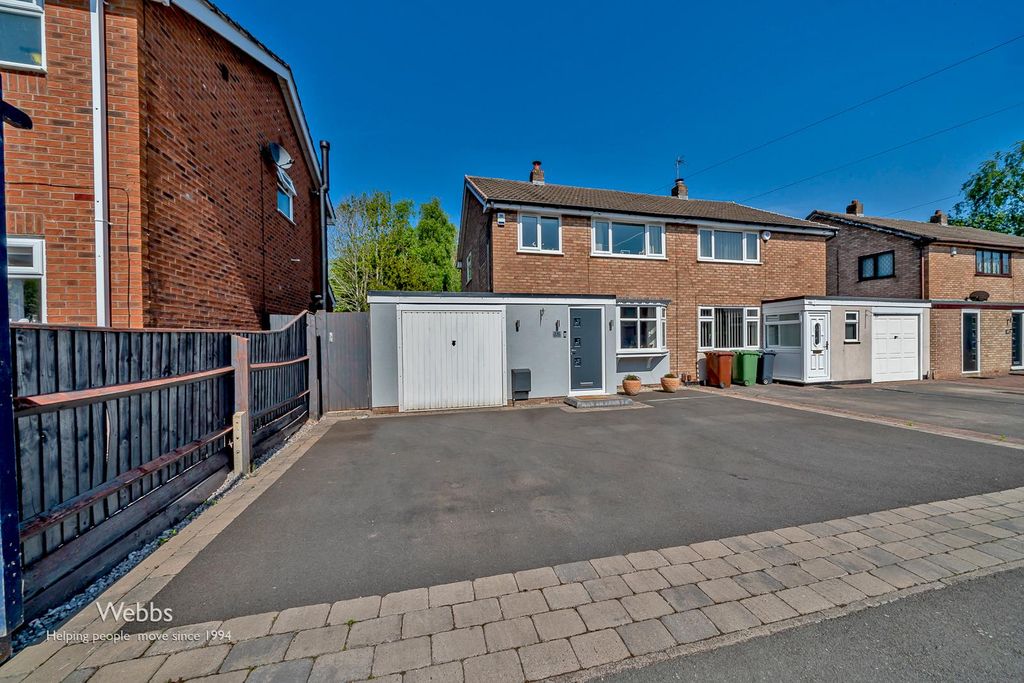Property photo 1 of 19 Â© Webbs Estate Agents Â© (224 Of 340).Jpg