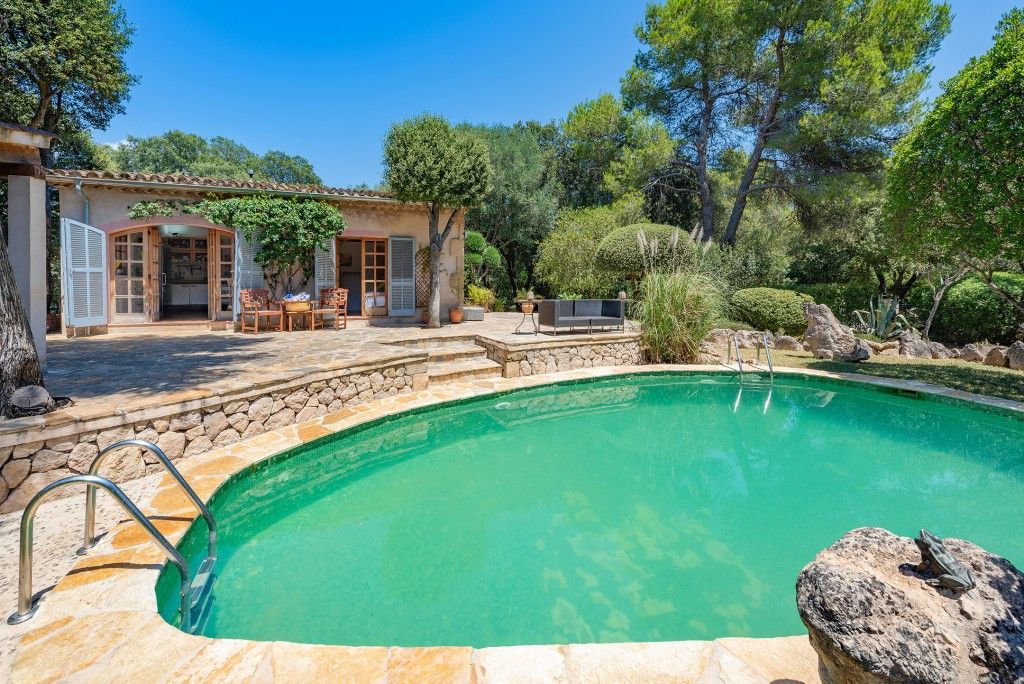 Property photo 1 of 20 Pool (3)