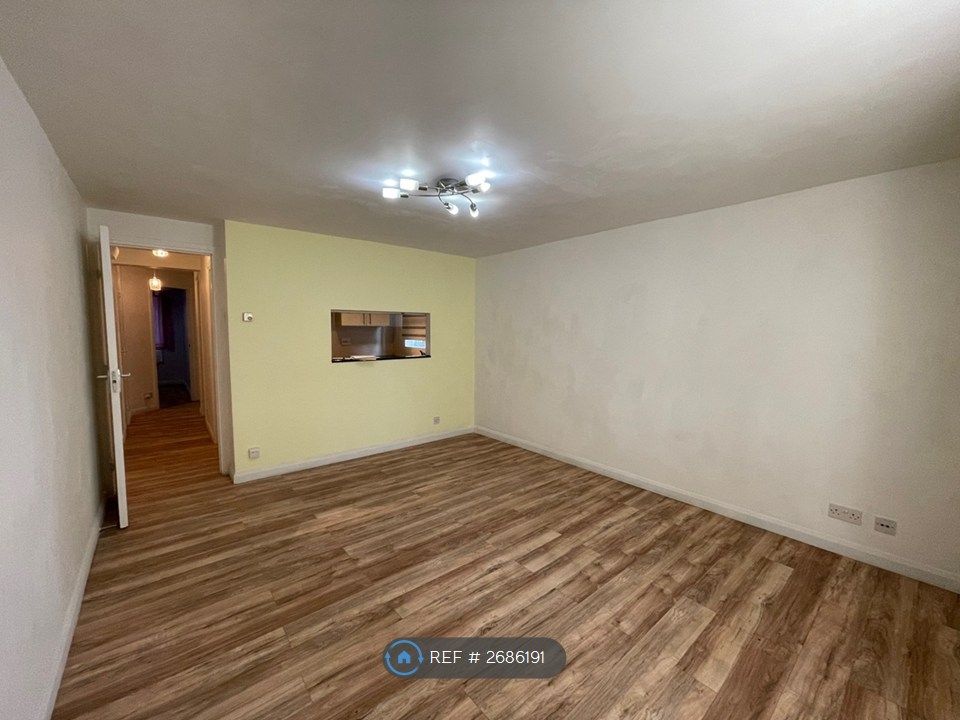 Property photo 2 of 10 Living Room