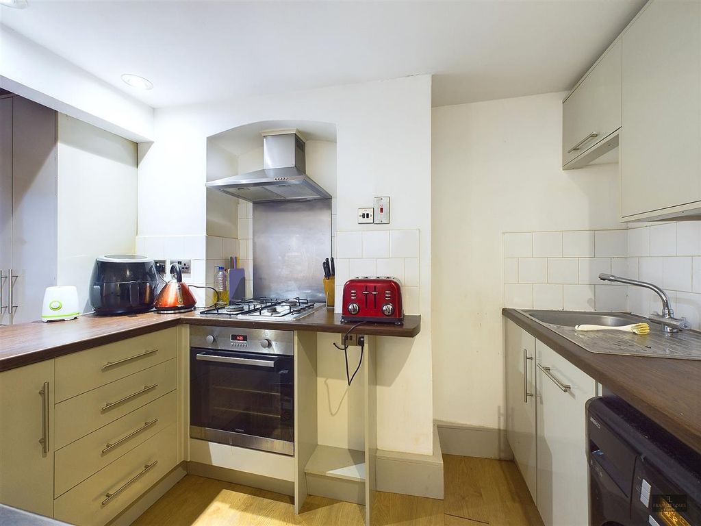 Property photo 3 of 7 Cam02887G0-Pr0371-Still004.Jpg