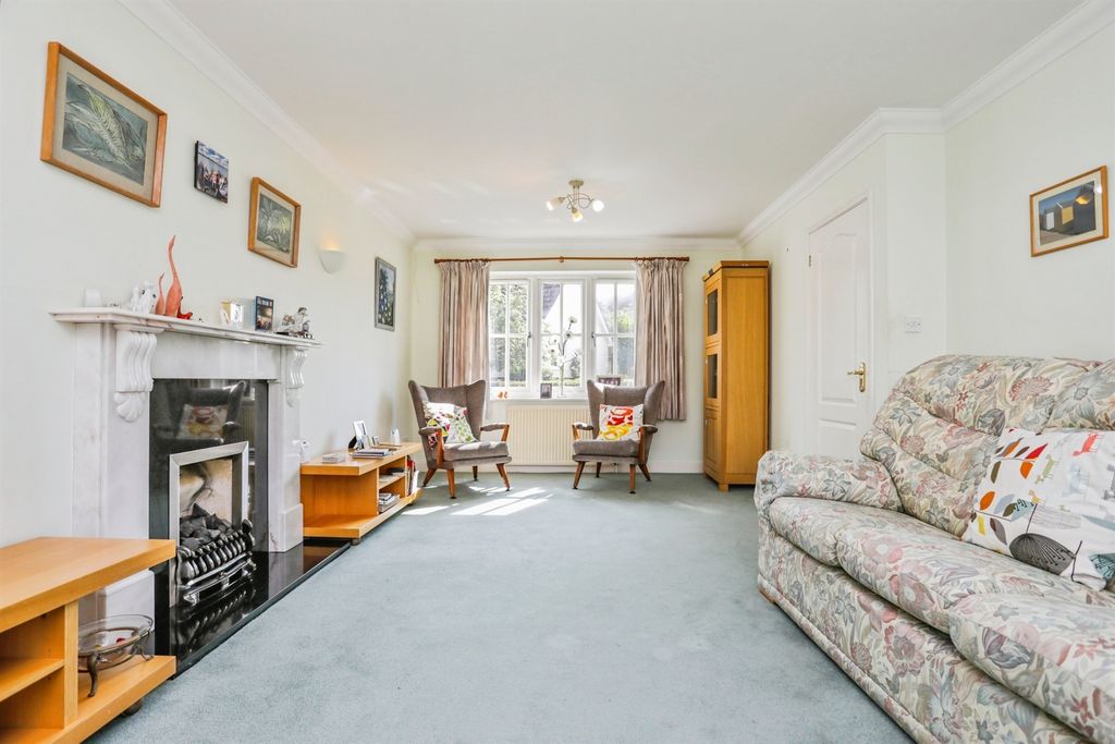 Property photo 2 of 16