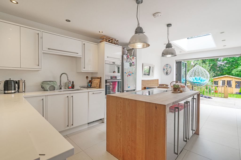 Property photo 3 of 16 Kitchen