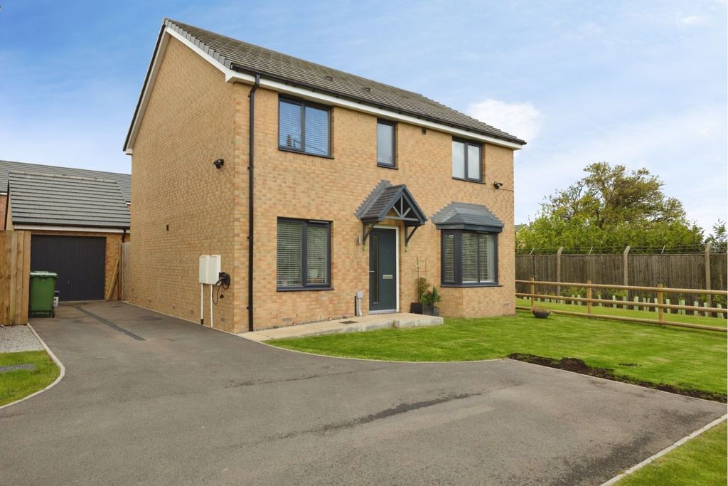 Property photo 1 of 35