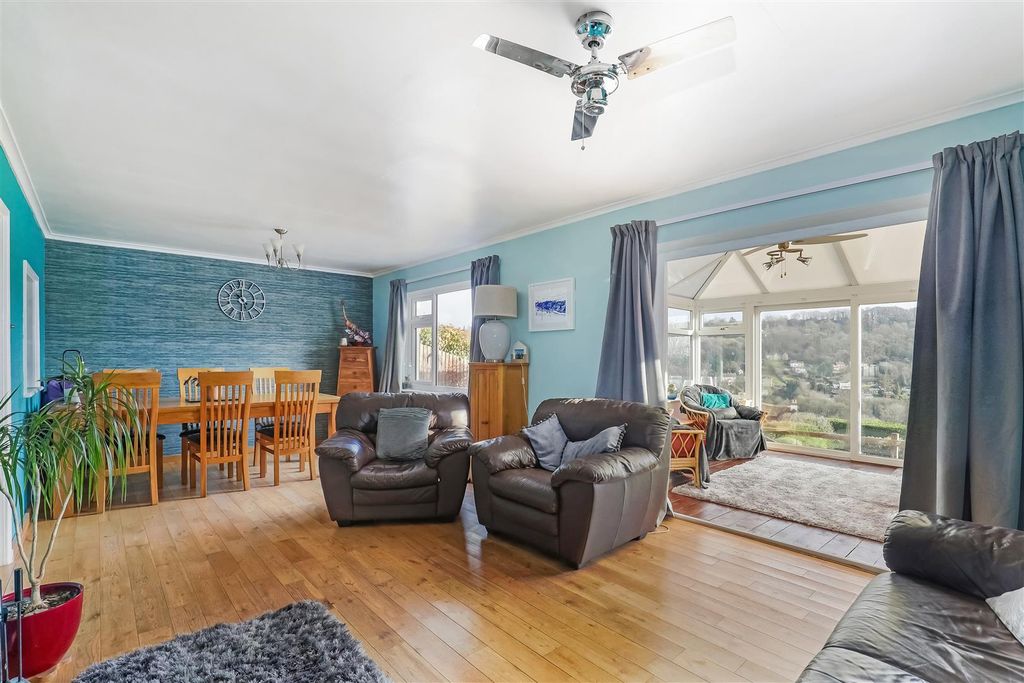 Property photo 3 of 29 Ph13_6380531.Jpg