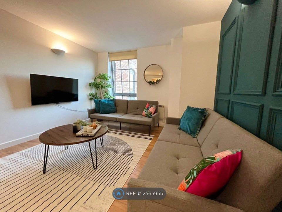 Property photo 3 of 10 Living Area