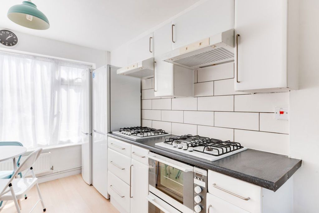 Property photo 2 of 42