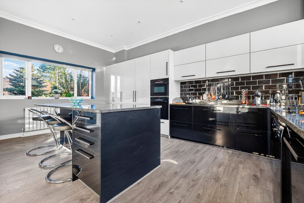 Property photo 3 of 30 Picture No. 59