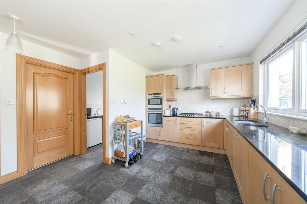 Property photo 3 of 29 5_Riverside_Drive-10.Jpg