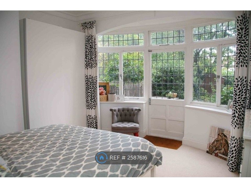Property photo 1 of 17 Bedroom 1