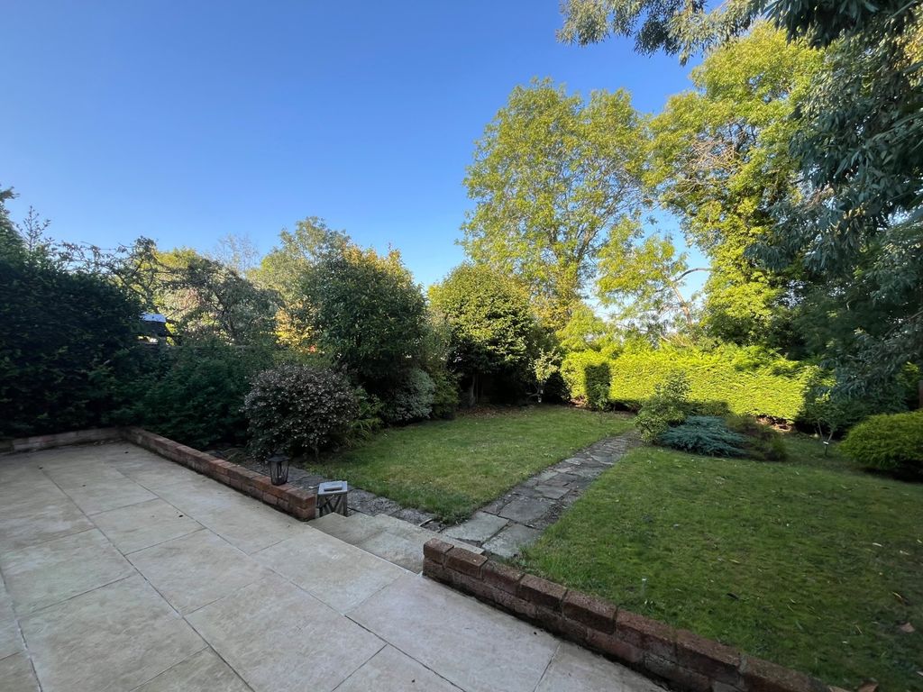 Property photo 2 of 25 Picture No. 09