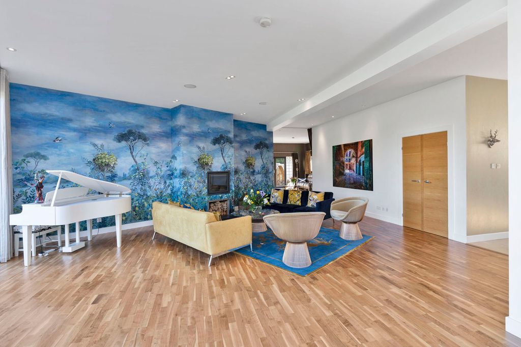 Property photo 1 of 35