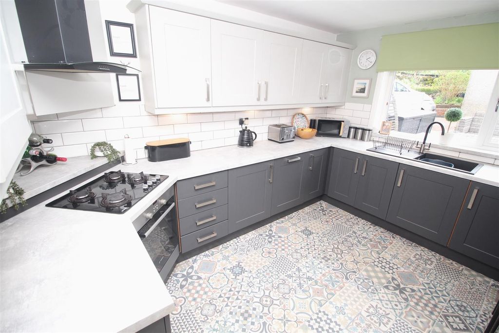 Property photo 3 of 37 Img_8406.Jpg